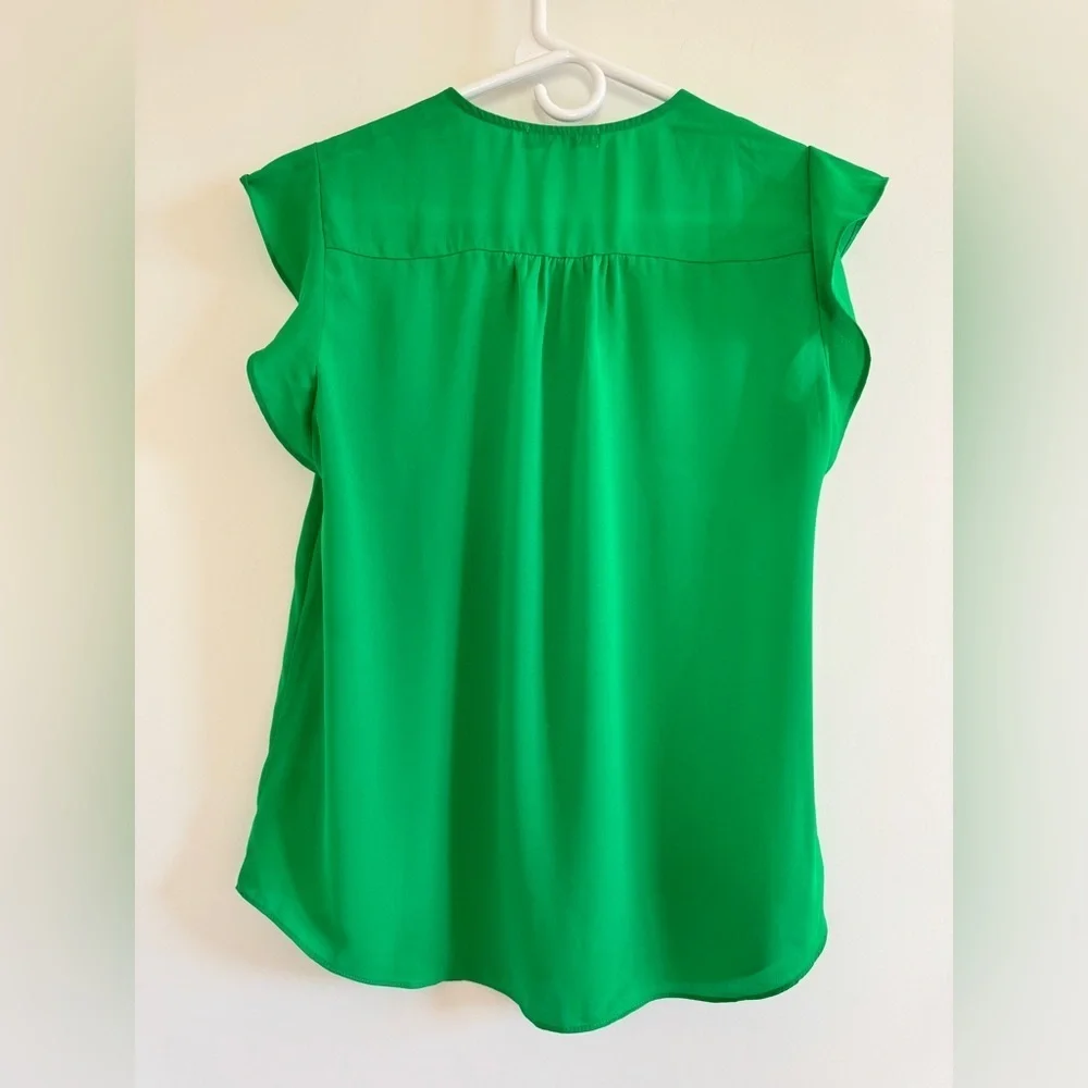 NWT Chaus Women's Green V-Neck Top M - Picture 4 of 8